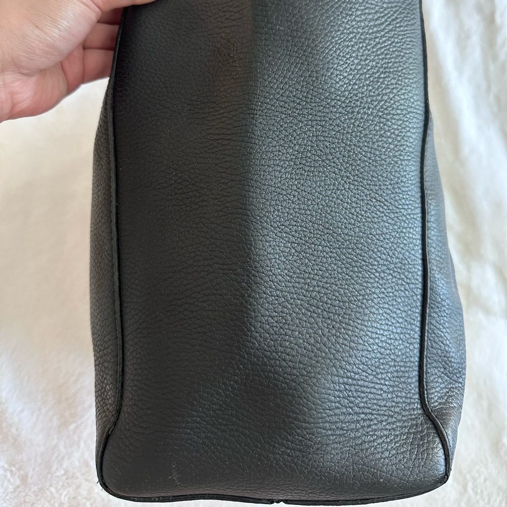 Gucci Black Leather Tote Bag - Picture 4 of 11